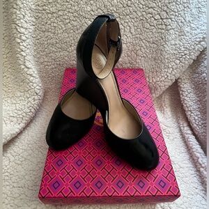 Tory Burch Thames Wedge Black Leather - Size 8